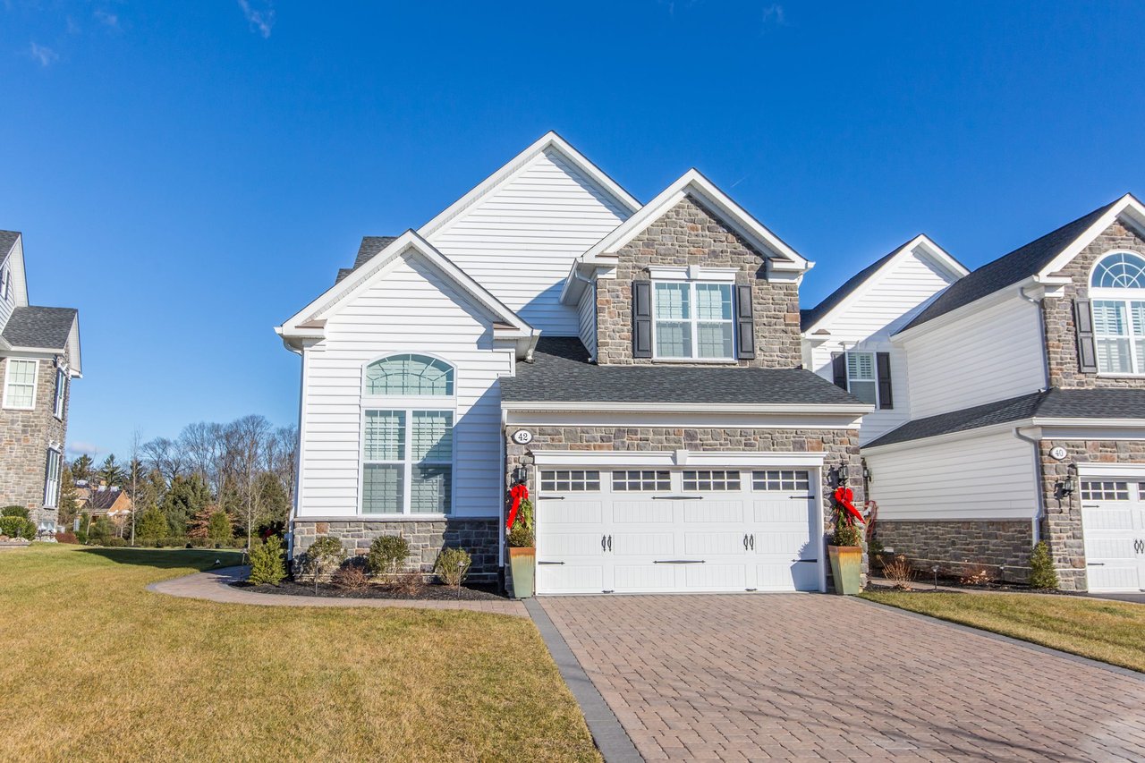 42 Hillyer Ln