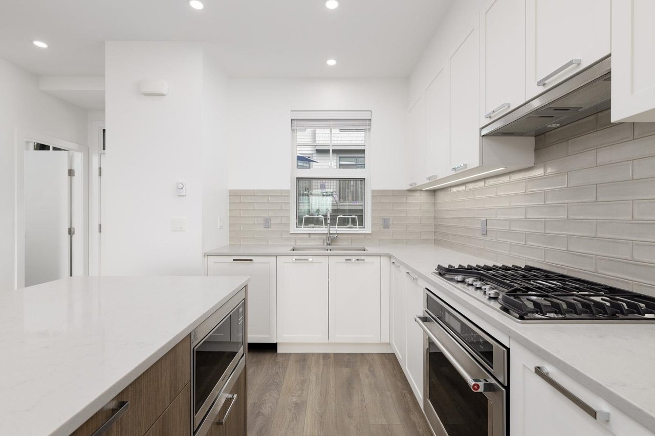125-1290 Mitchell St