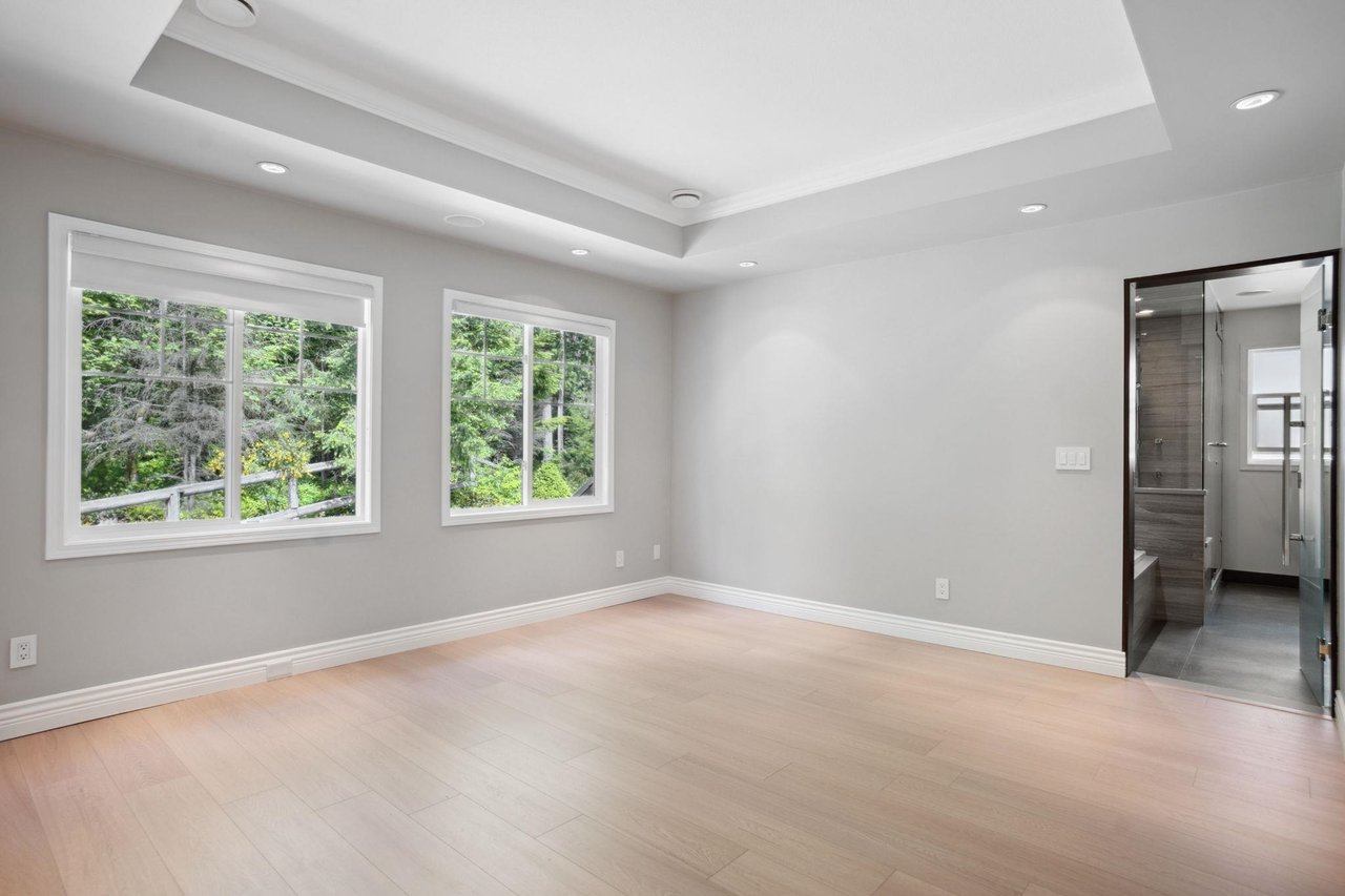 1699 Arbutus Pl