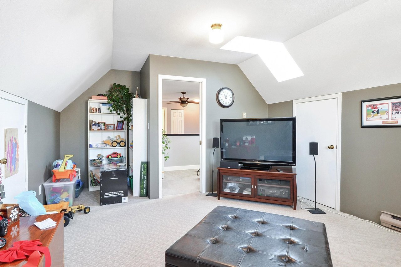 23003 Apple Grove