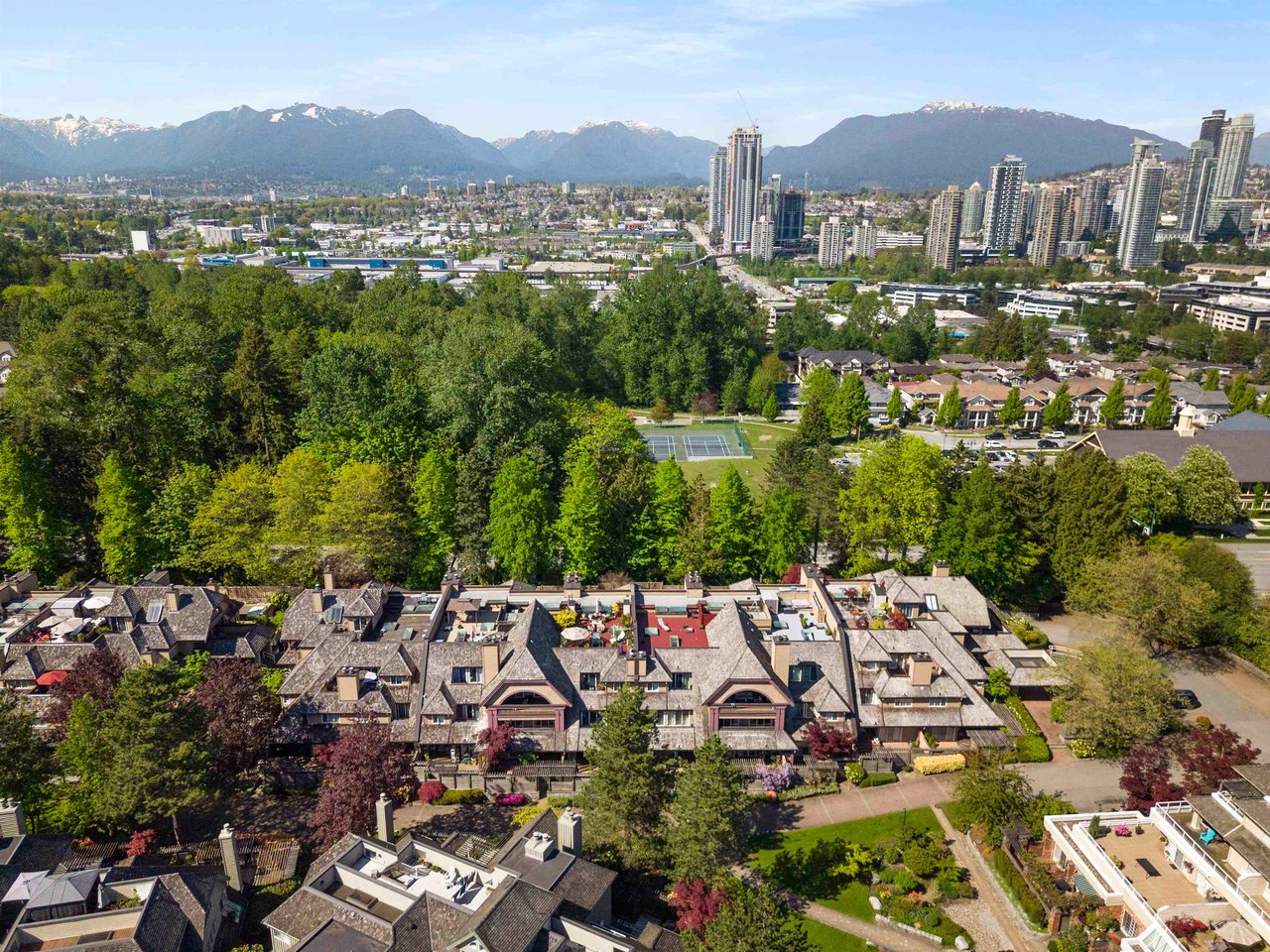 10-3980 Canada Way, Burnaby