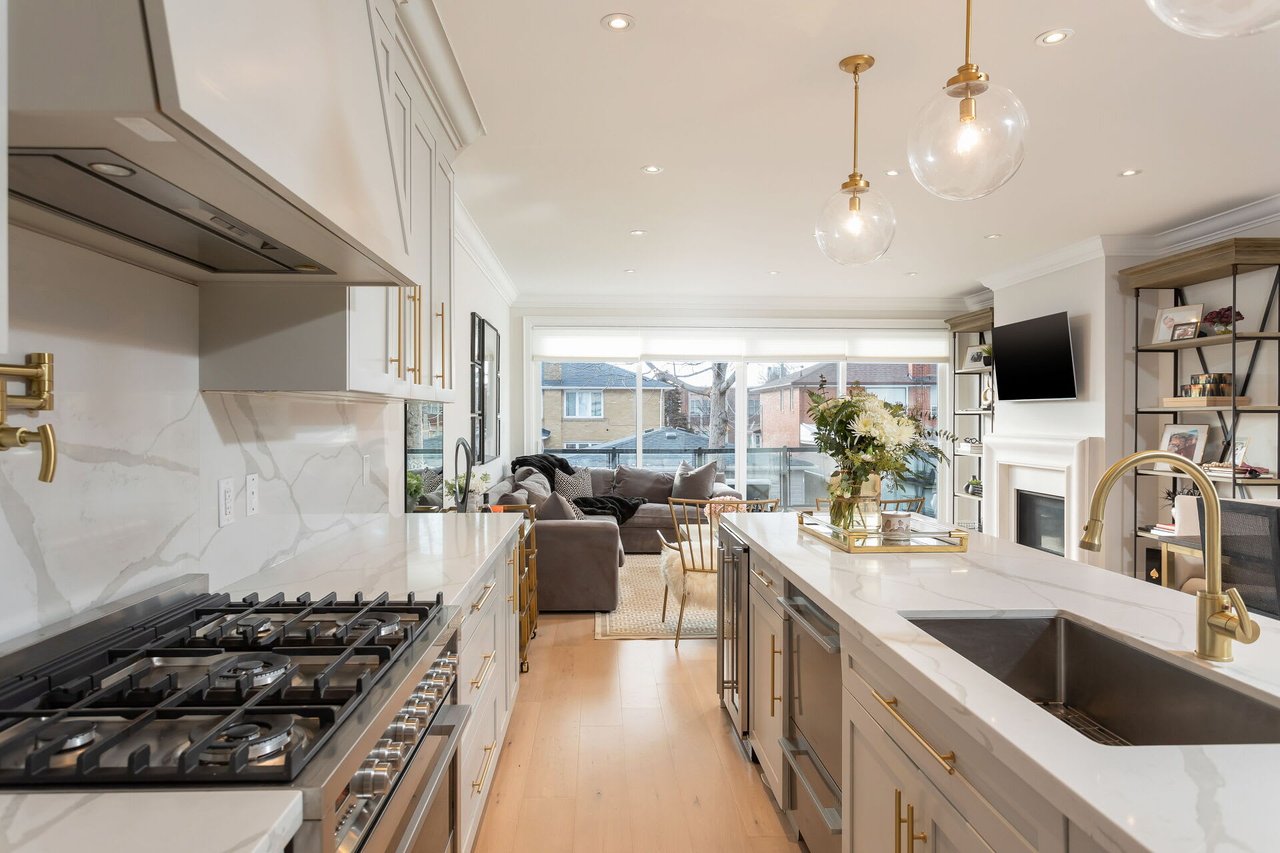 Lawrence Avenue & Blackcreek - Detached