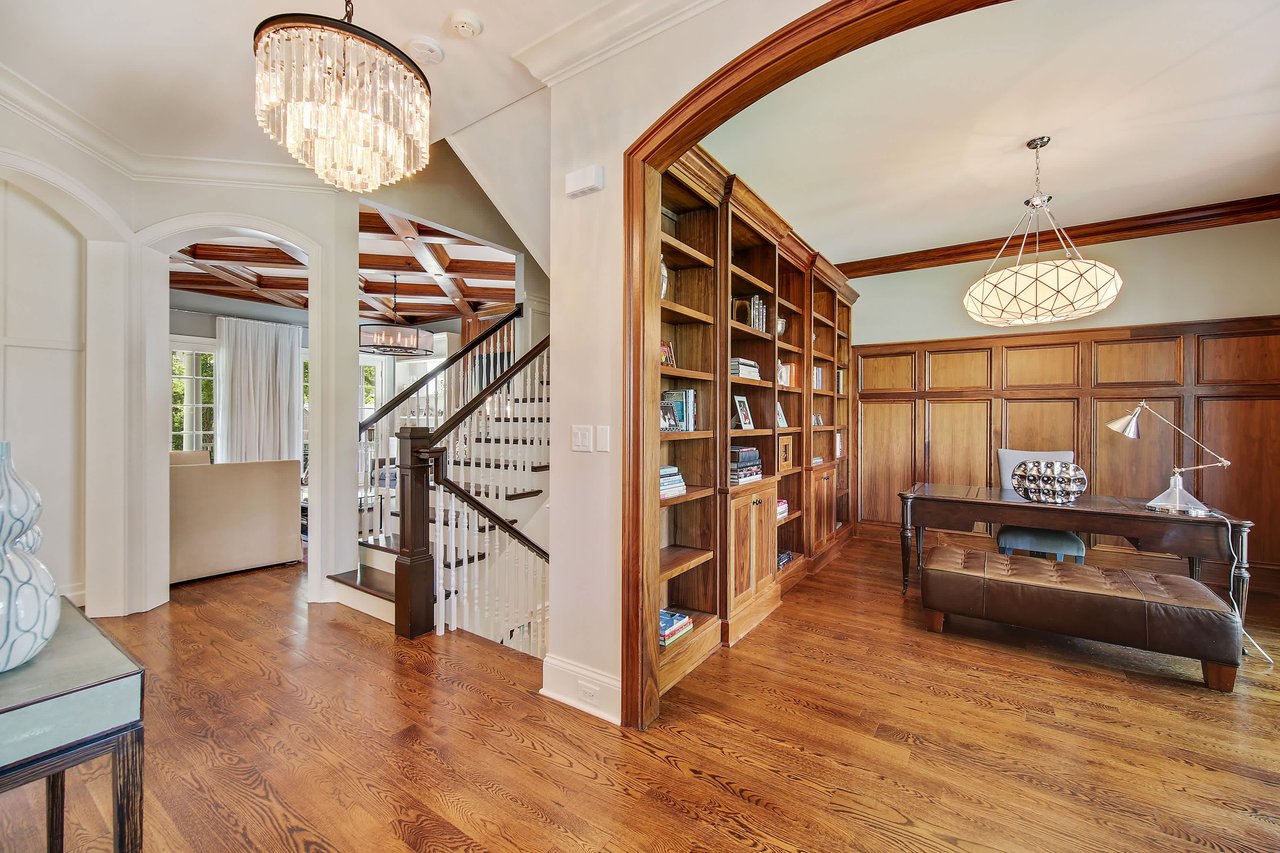 Evokes High Style & A Sensational Design