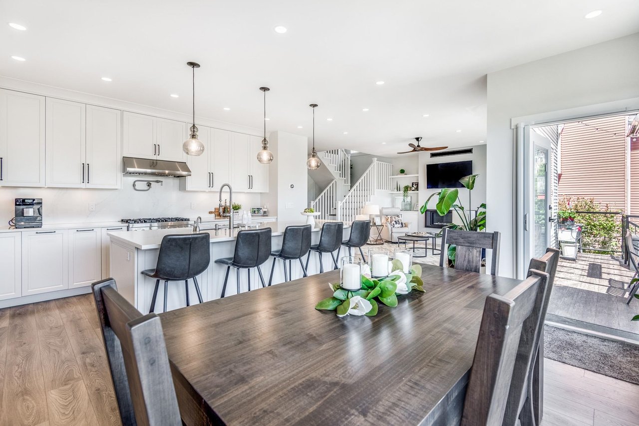 12 Greenleaf Dr