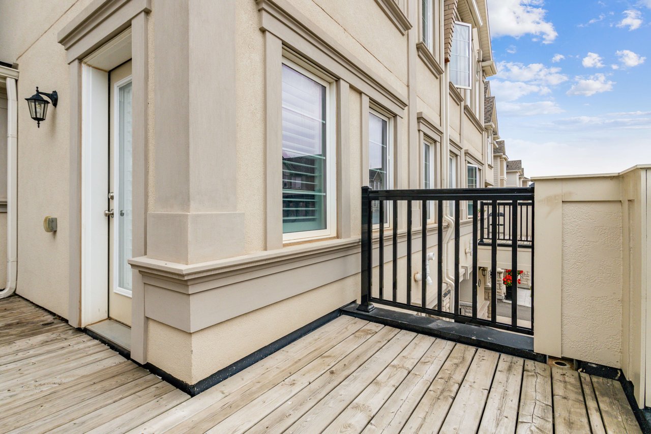 Townhome in Desirable Preserve Community!