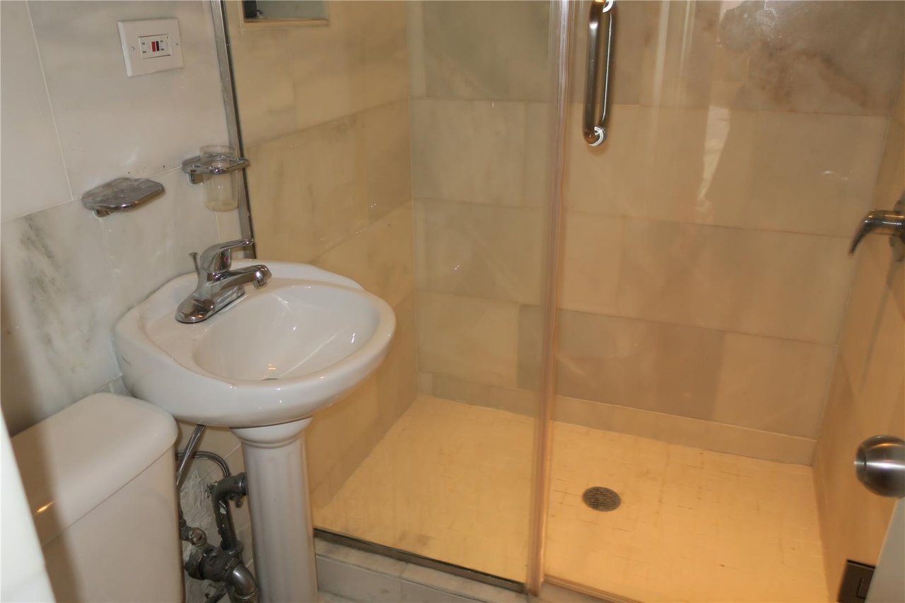 715 East 5th Street, Apt 3-B