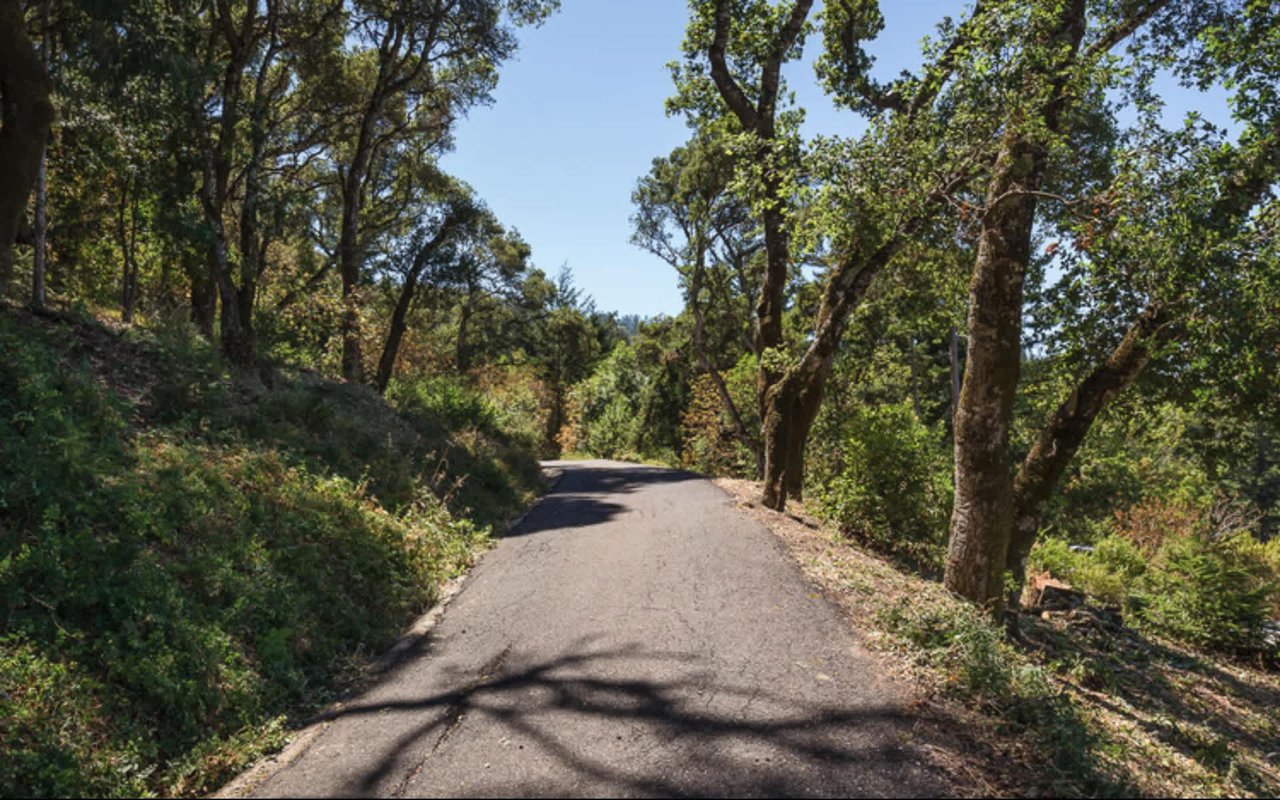 5000 Alpine Road / 5000AlpineRoad.com