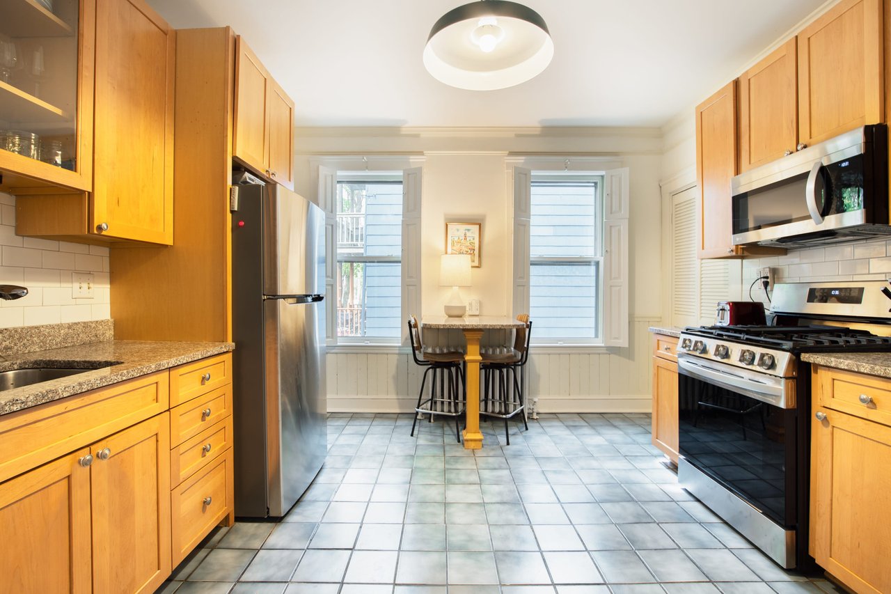 27 Paul Gore St. Unit: 1