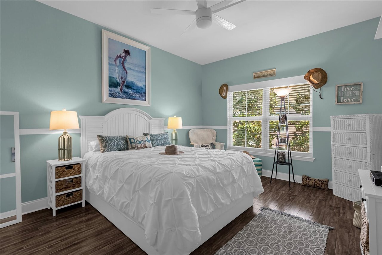 5008 MANGROVE ALY #202