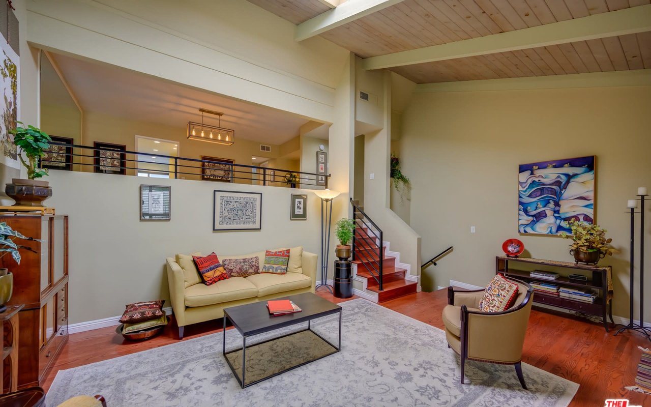 Just Listed Rarely Available End Unit in Studio Village!