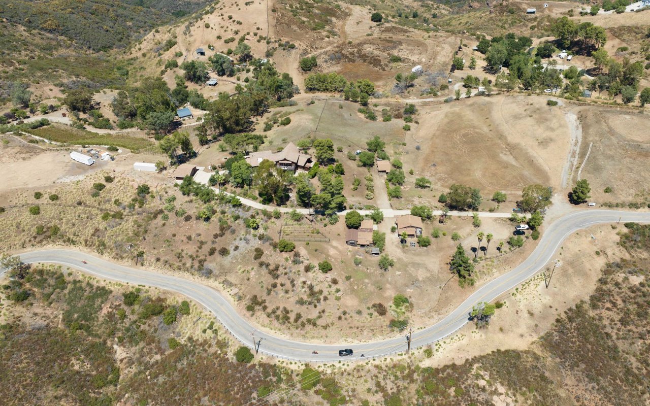 33007 Mulholland Hwy