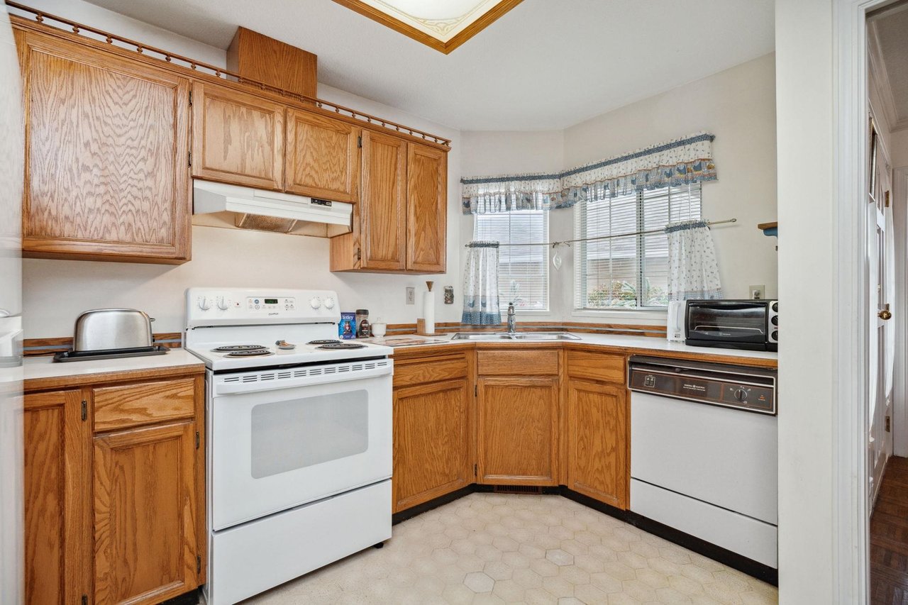 116-15121 19 Ave