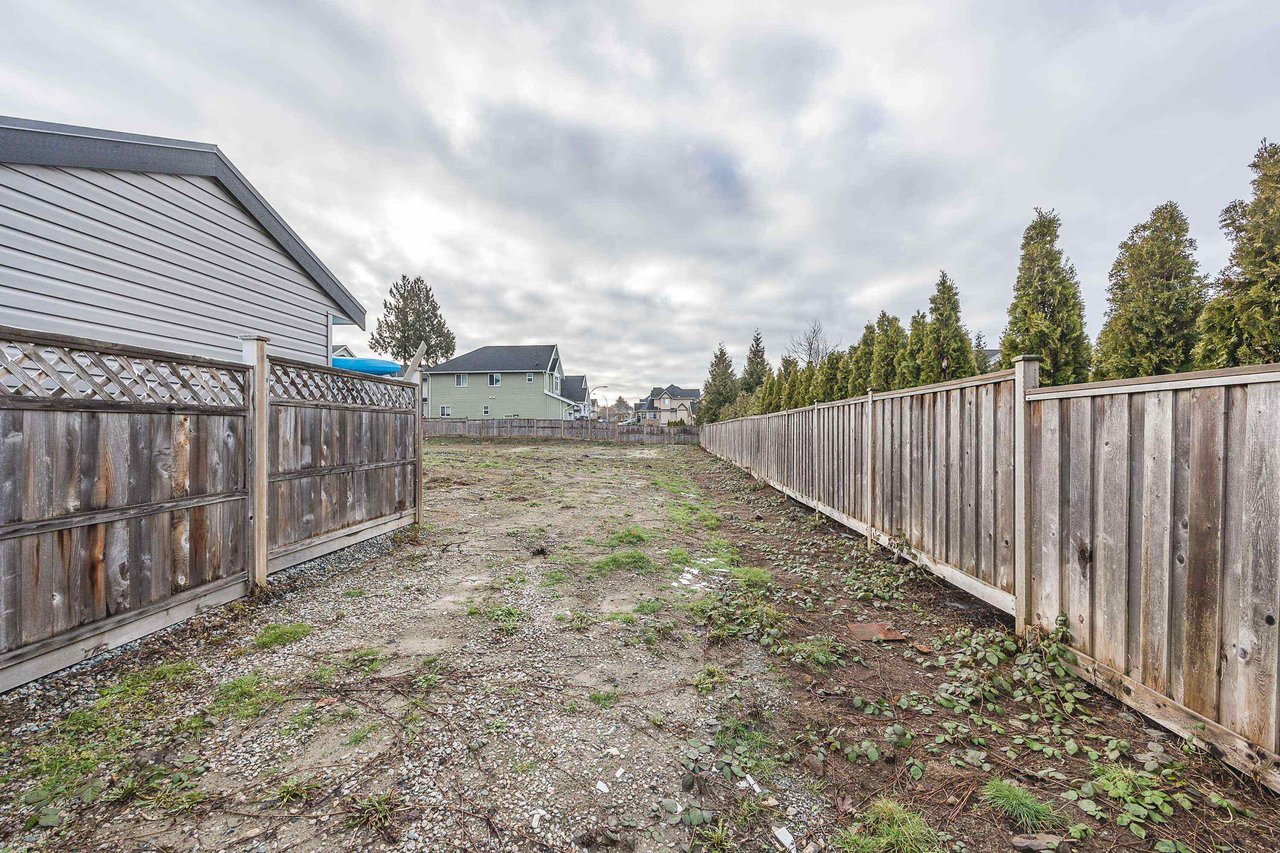 18310 68 Ave