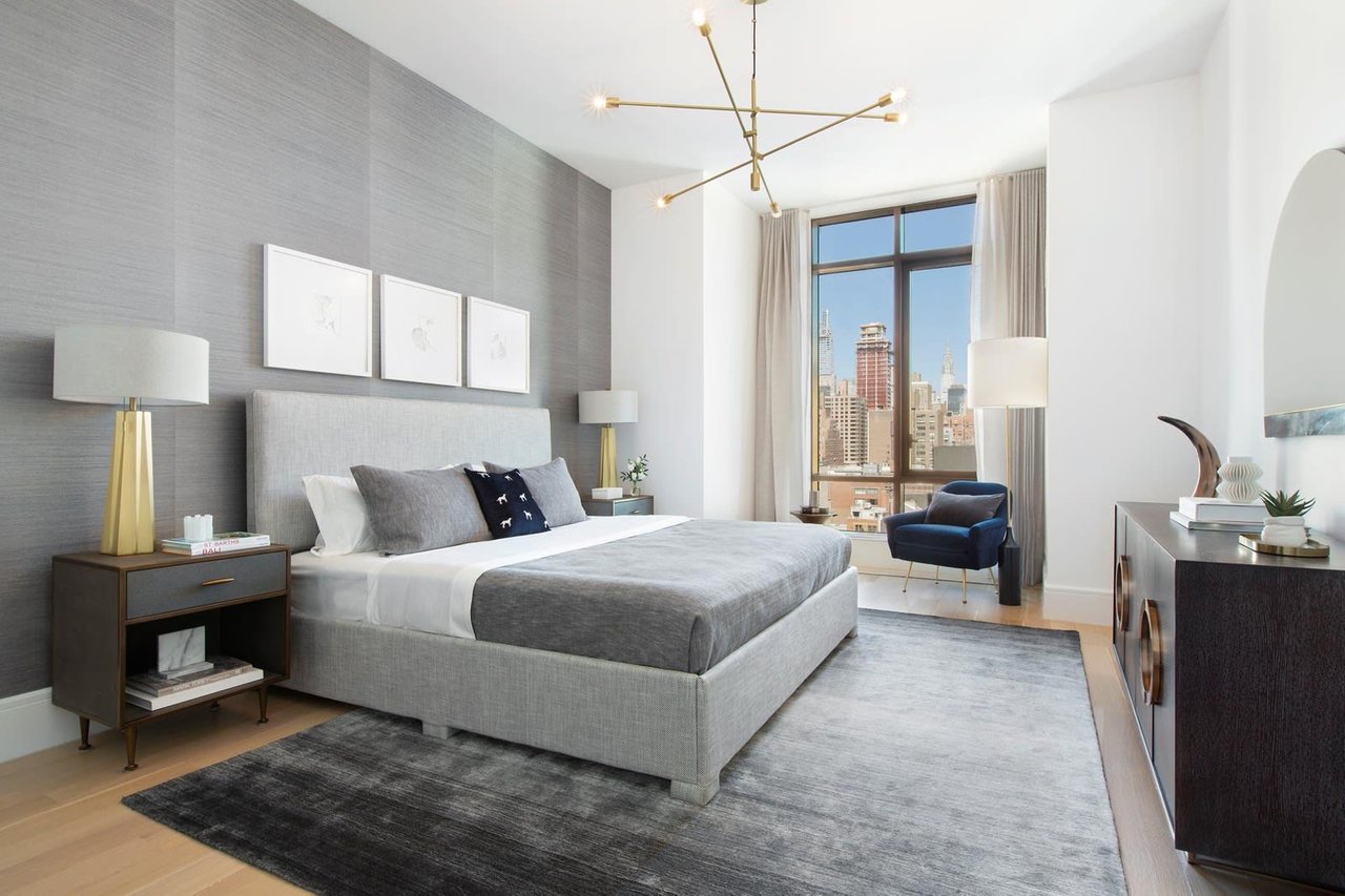 215 E 19th St, #9D