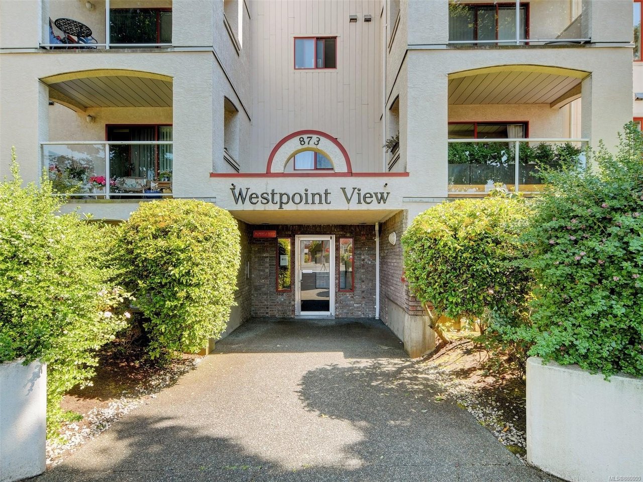 207-873 Esquimalt Rd