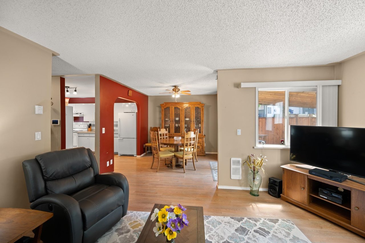 24-2830 W Bourquin Cres