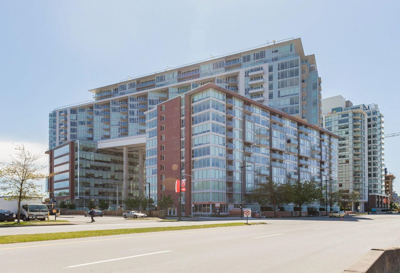 2102-1618 Quebec St