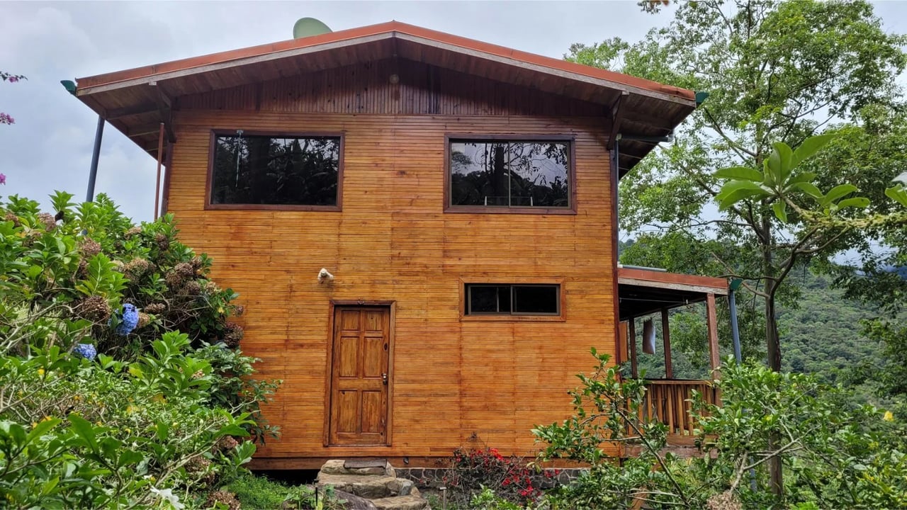 Mountain Retreat with Guest Cabin, Perez Zeledon, San Jose