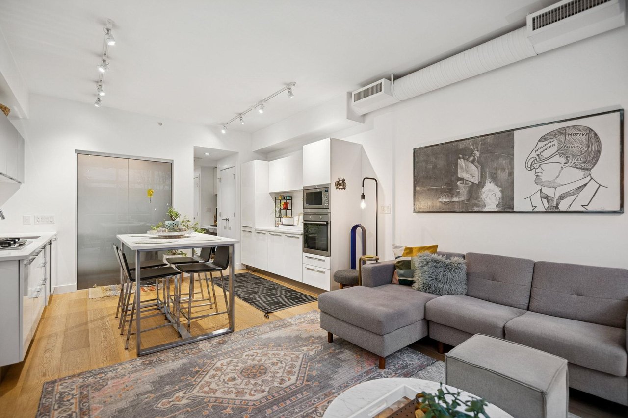 228-108 E 1st Ave