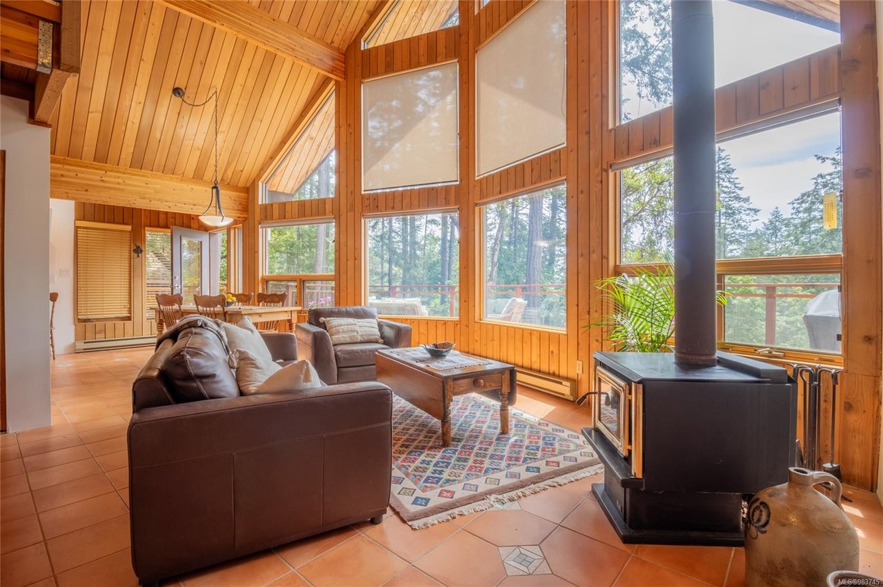 2637 Shoal Rd, Pender Island