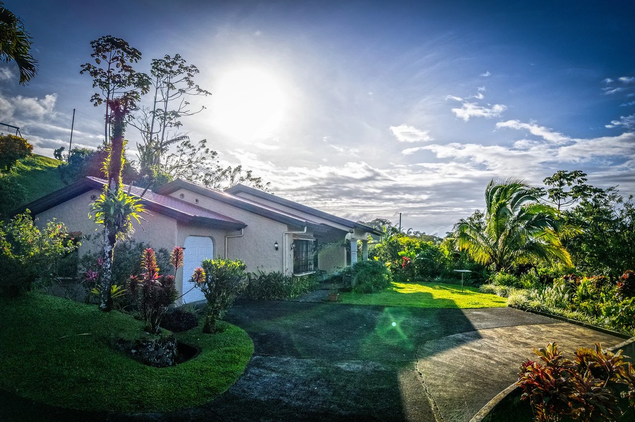 Lake View Family Home, Lake Arenal, Alajuela