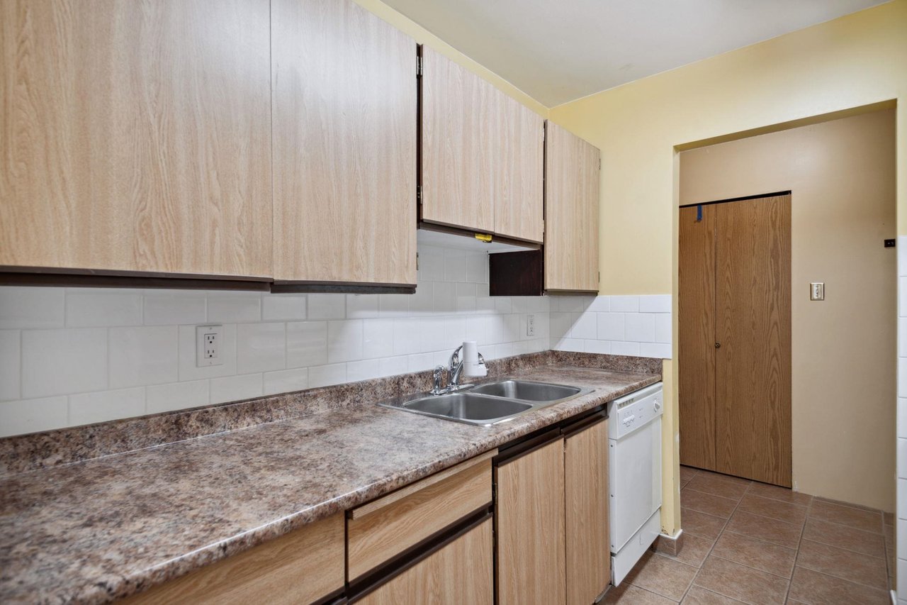 210-8400 Lansdowne Rd