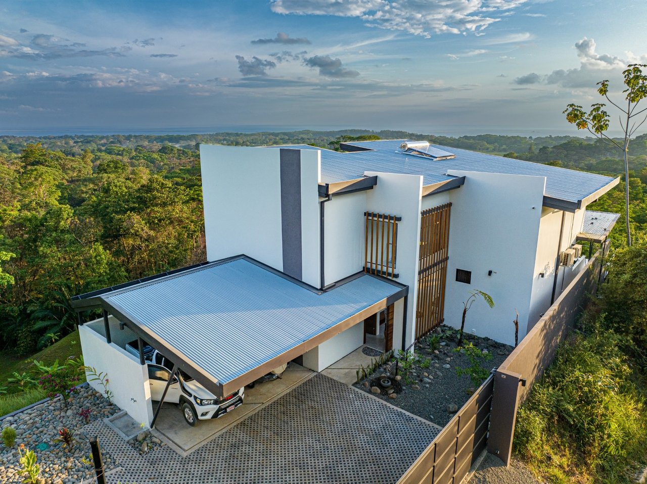 Solar Eco Estate with Guest House, Uvita, Puntarenas