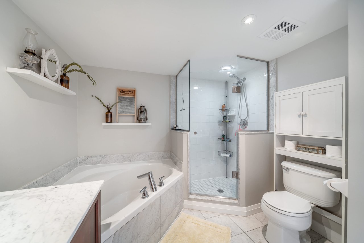 15 Stafford Street #401