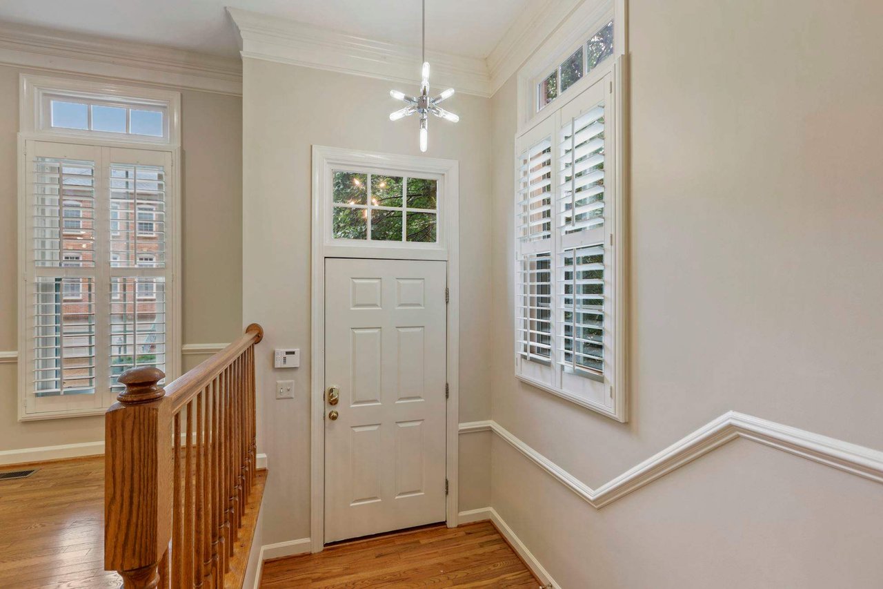 7576 Chrisland Cove