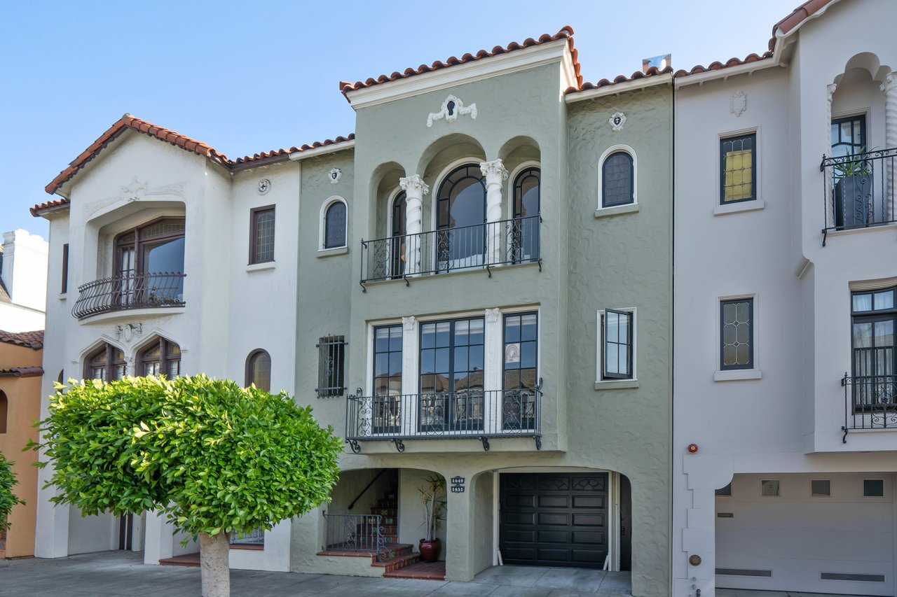 EXCEPTIONAL MARINA HOME