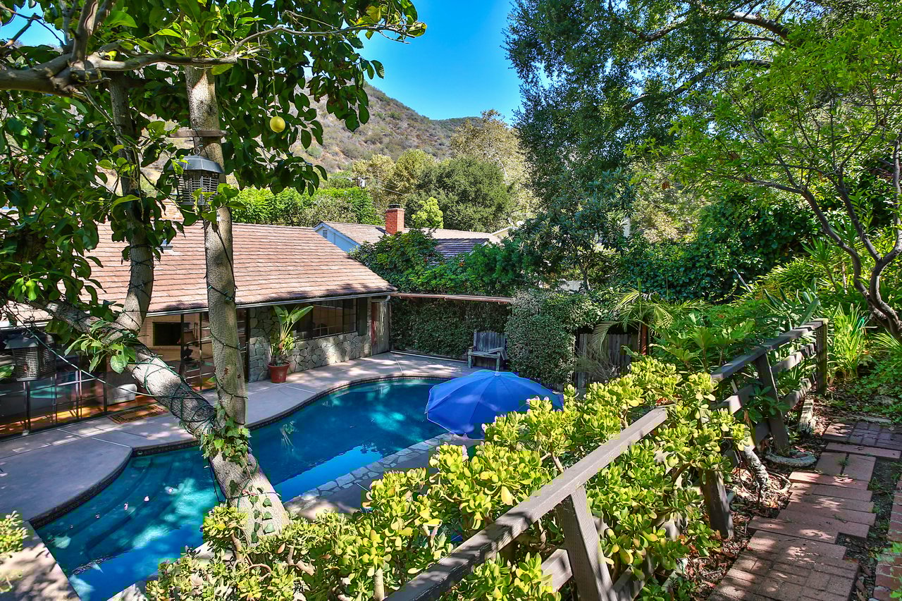 Considerable Country Retreat in the Canyon