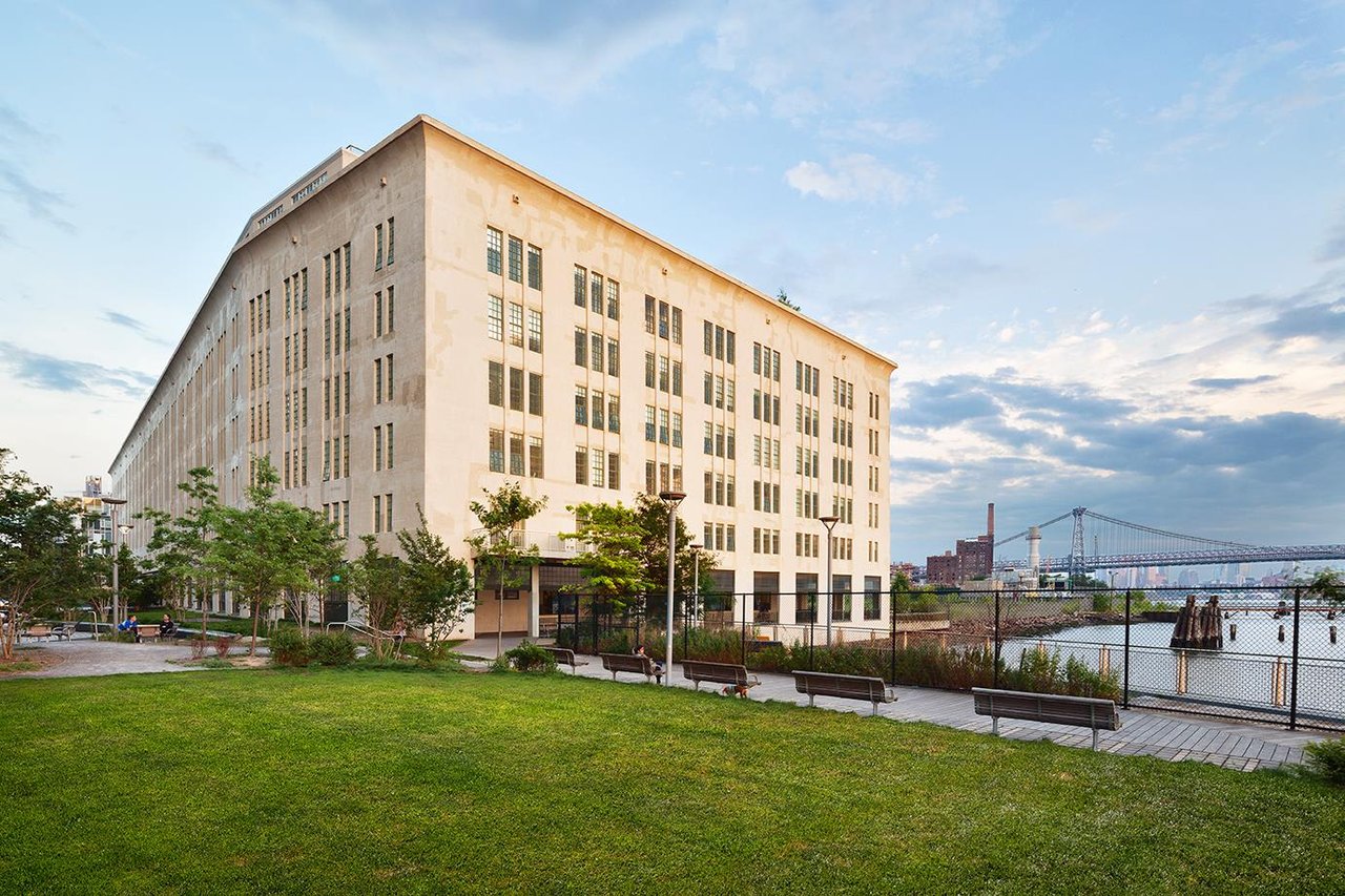 184 Kent Ave. Unit: A-702