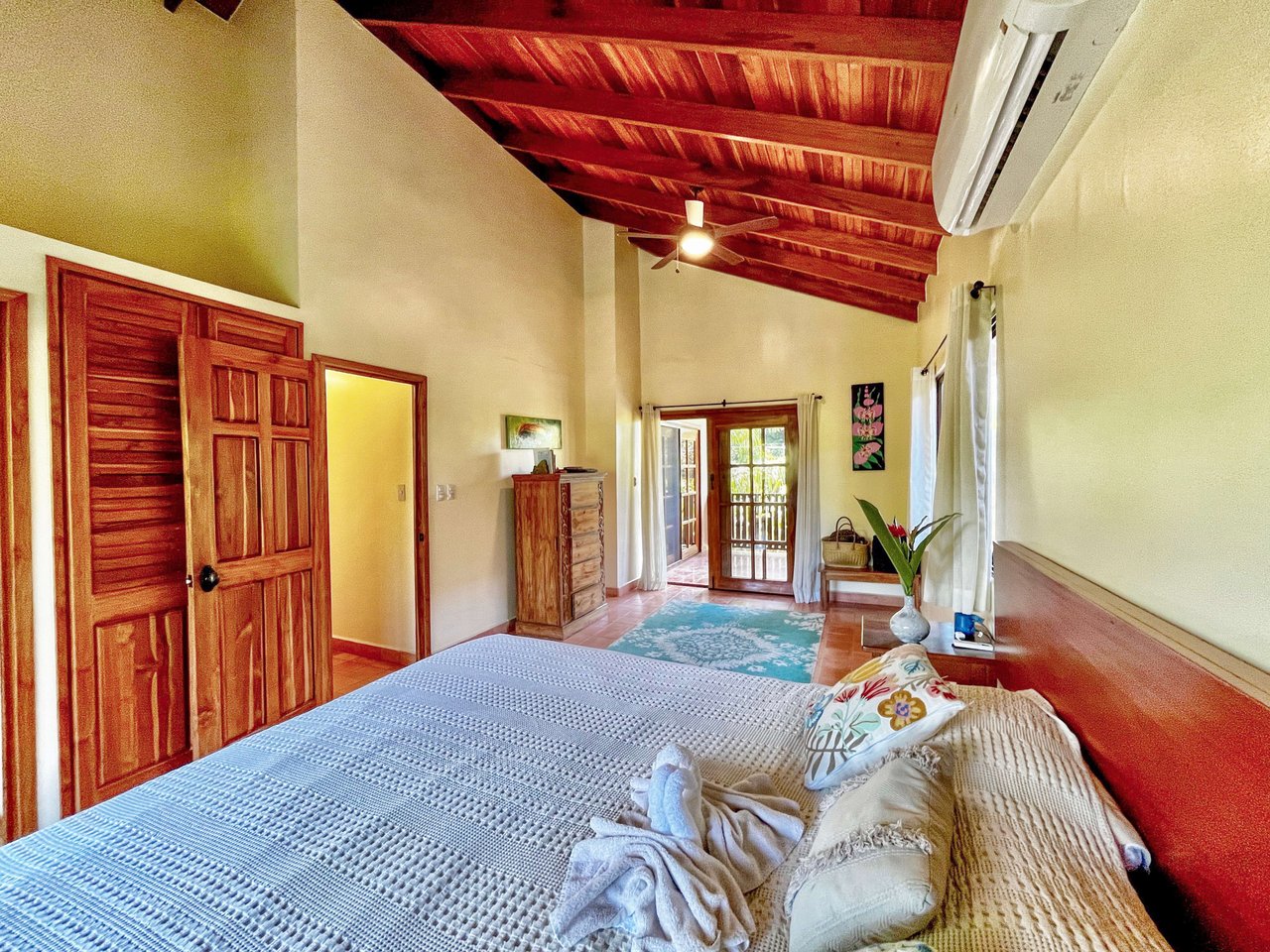 0.04 ACRES – 3 Bedroom Villa Just 2 Minutes Walking Distance To Dominical Beach!!!
