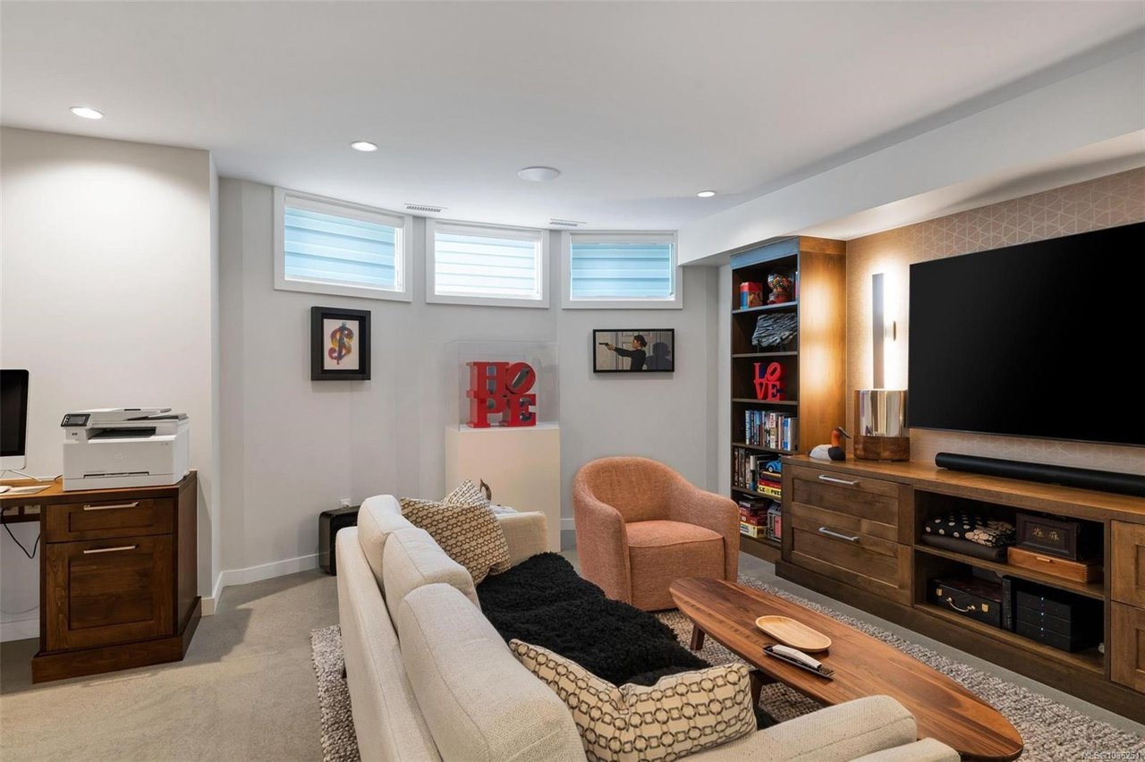 1034 Pentrelew Pl