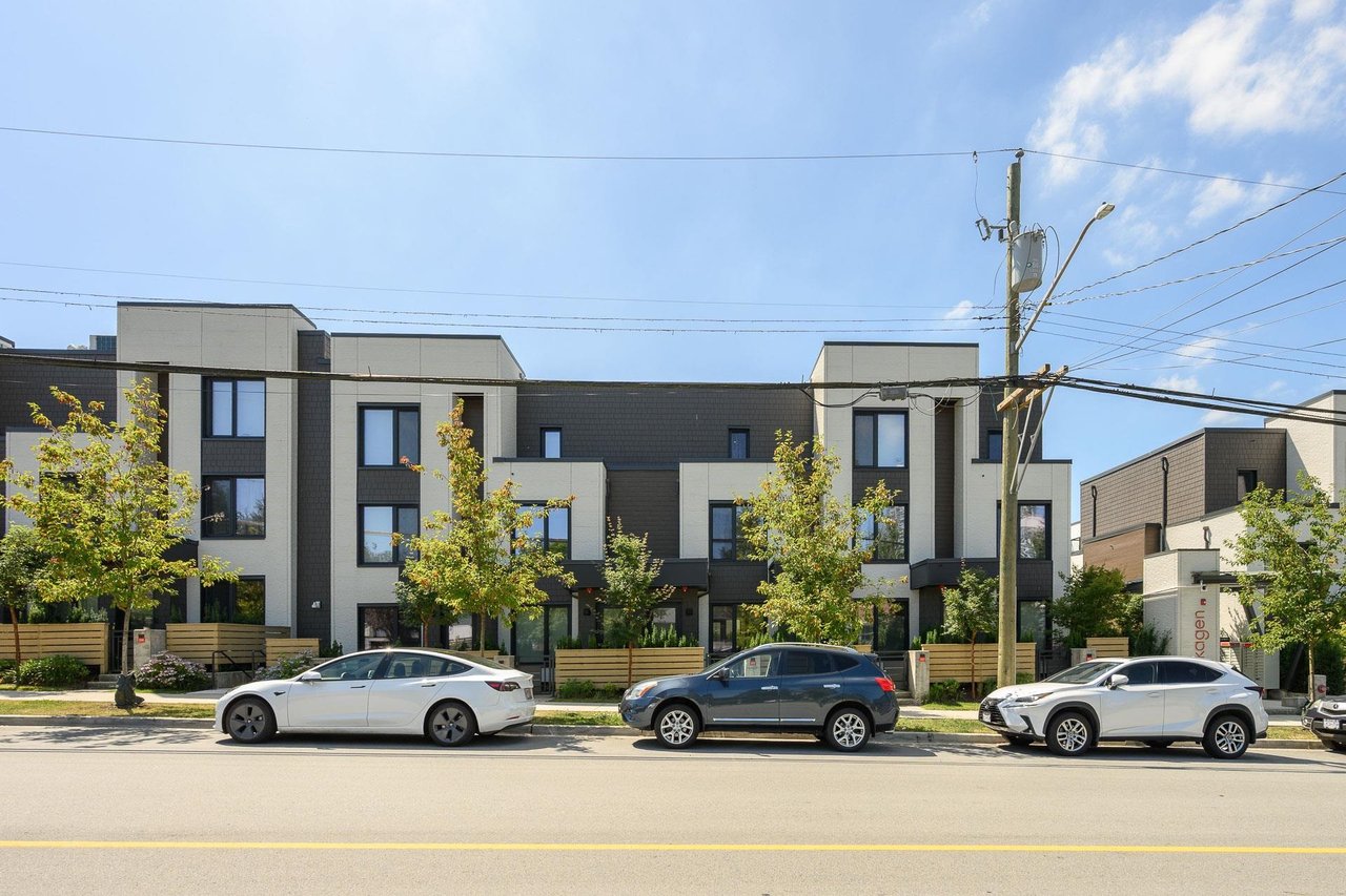 203-606 Foster Ave