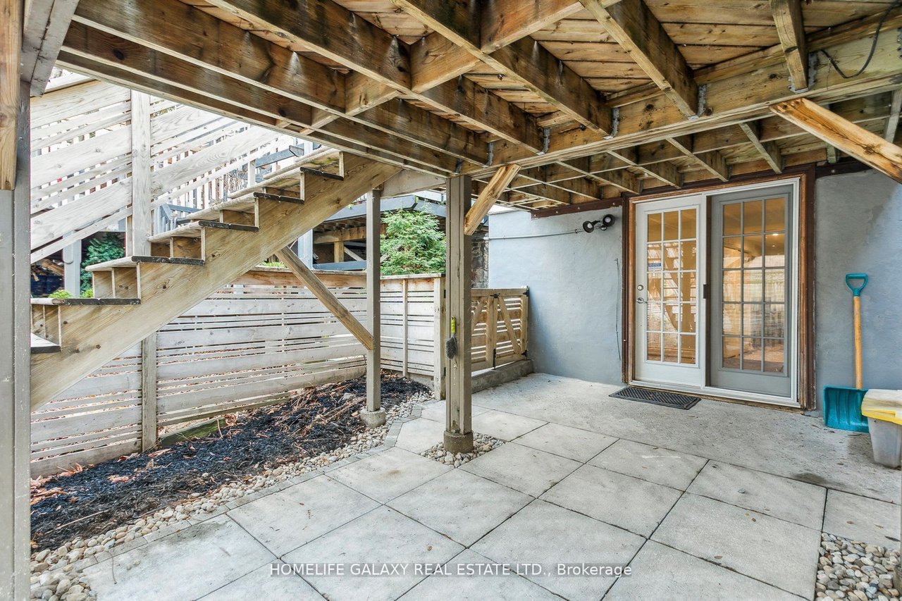 16 Jerome St