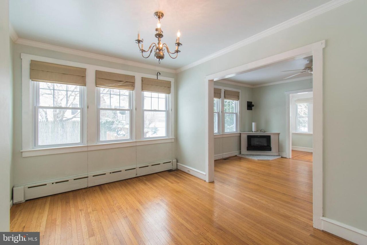 52 WEISS AVE