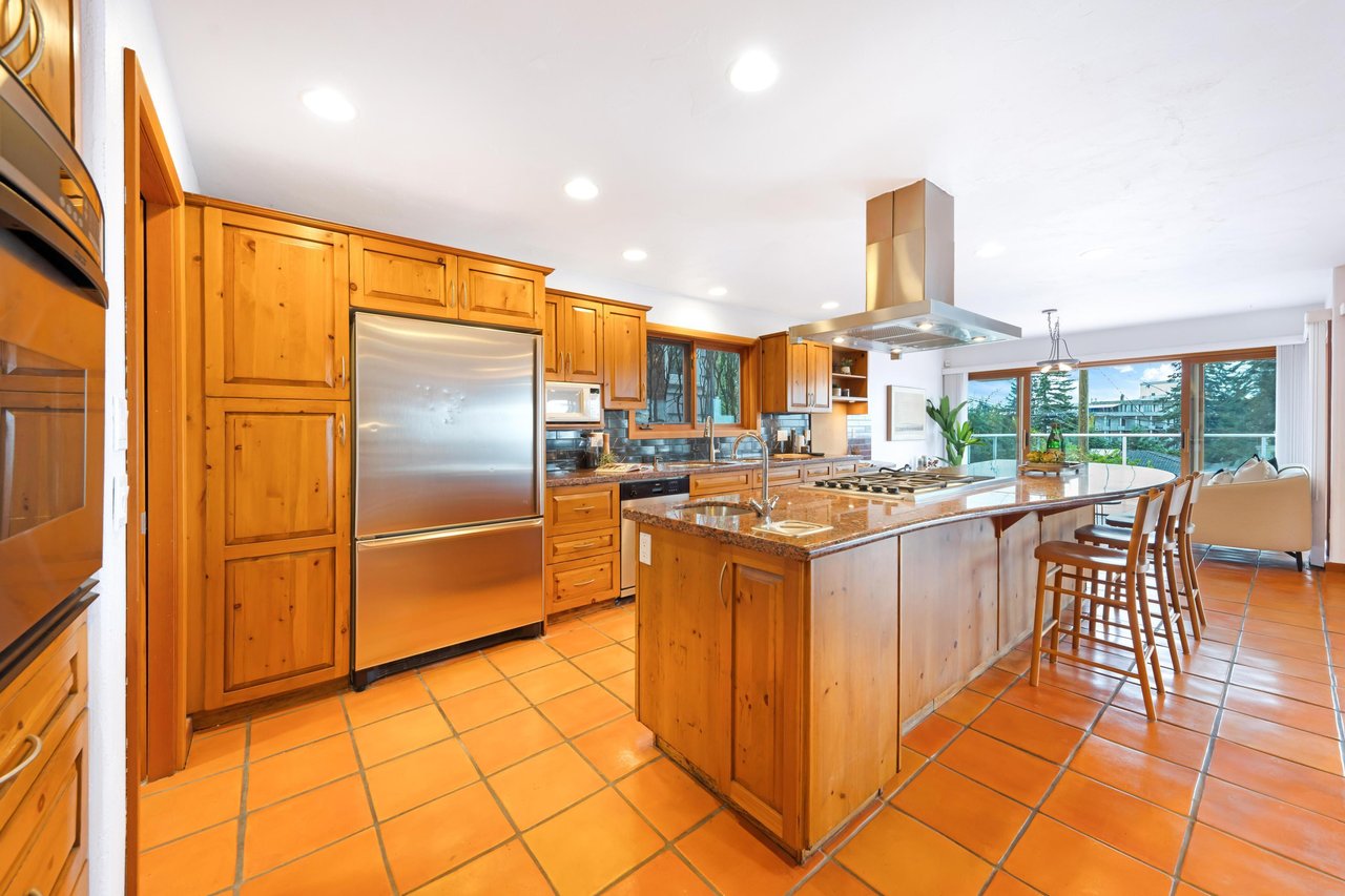 1029 Clyde Ave