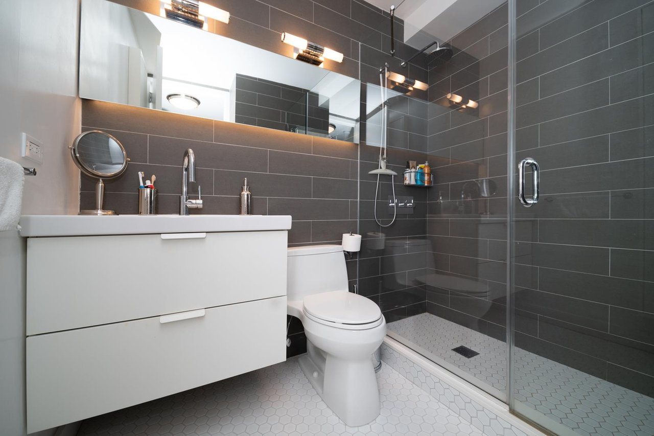 21 South End Avenue, Apt 213