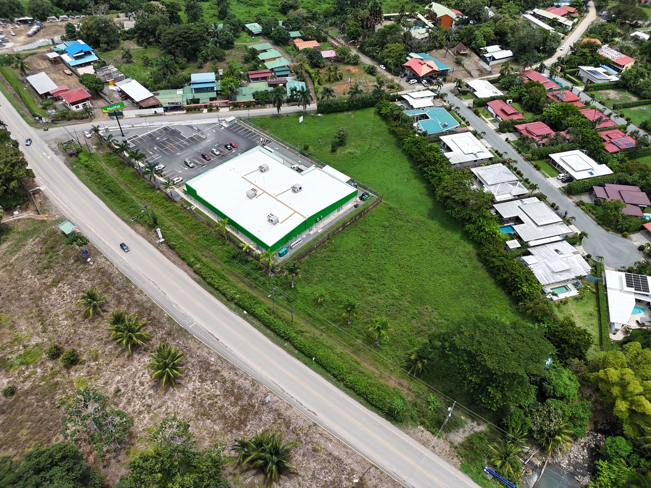 Remarkable Commercial Property in Uvita