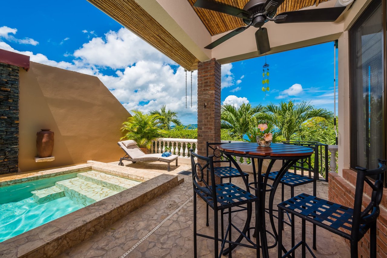 Casa Las Brisas | Near the Coast and Oceanfront House For Sale in Playa Flamingo