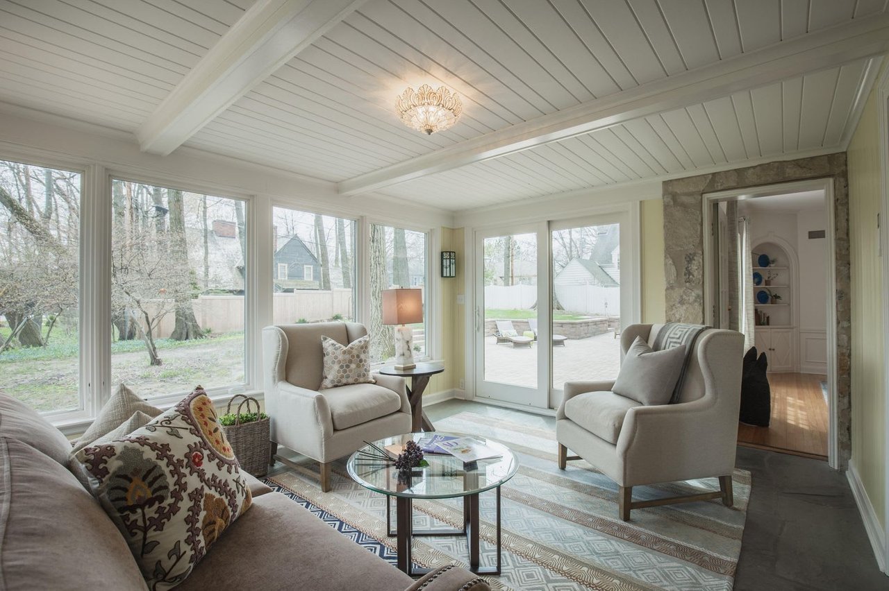 411 Daphne Rd, Fox Point