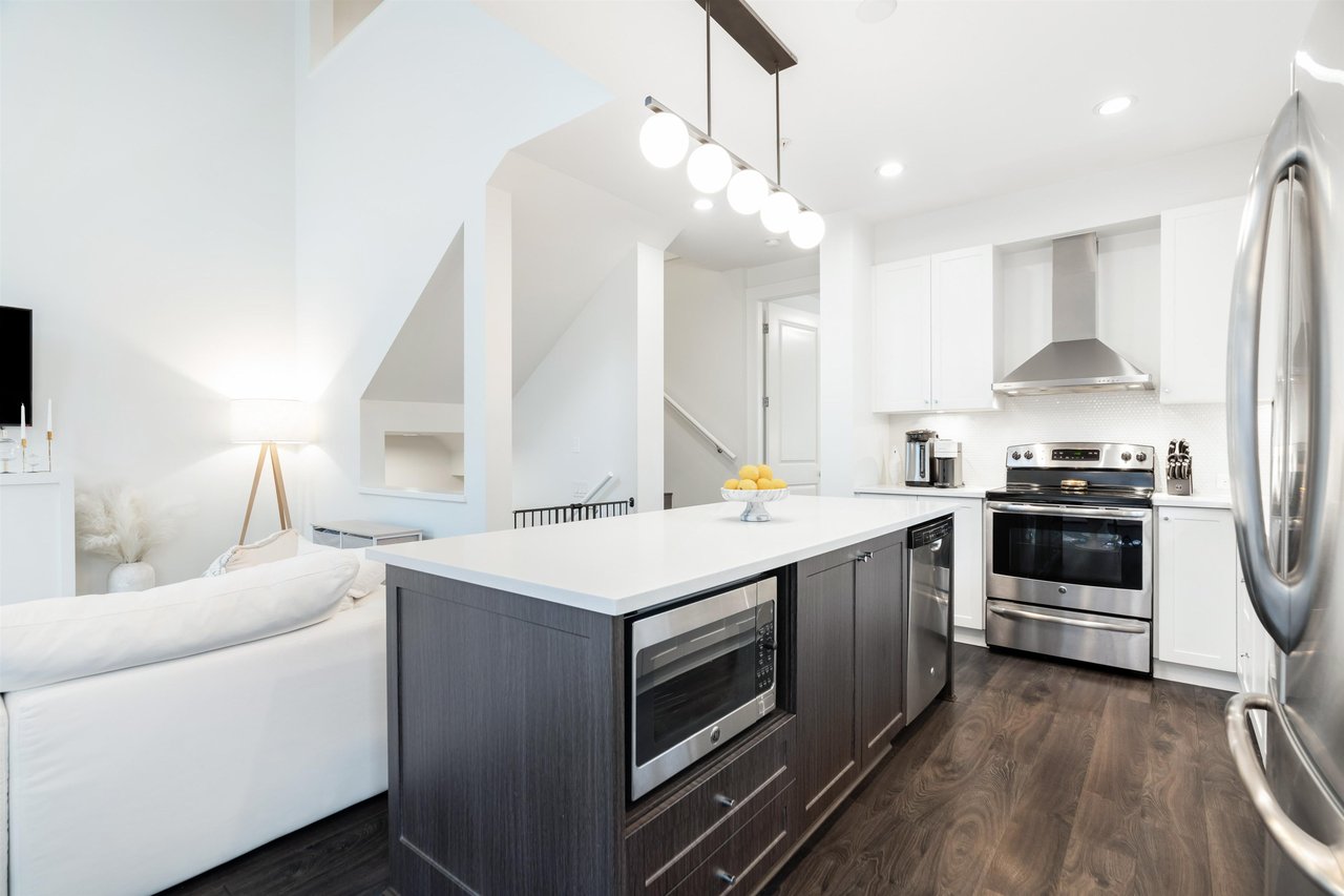57-8438 207a St
