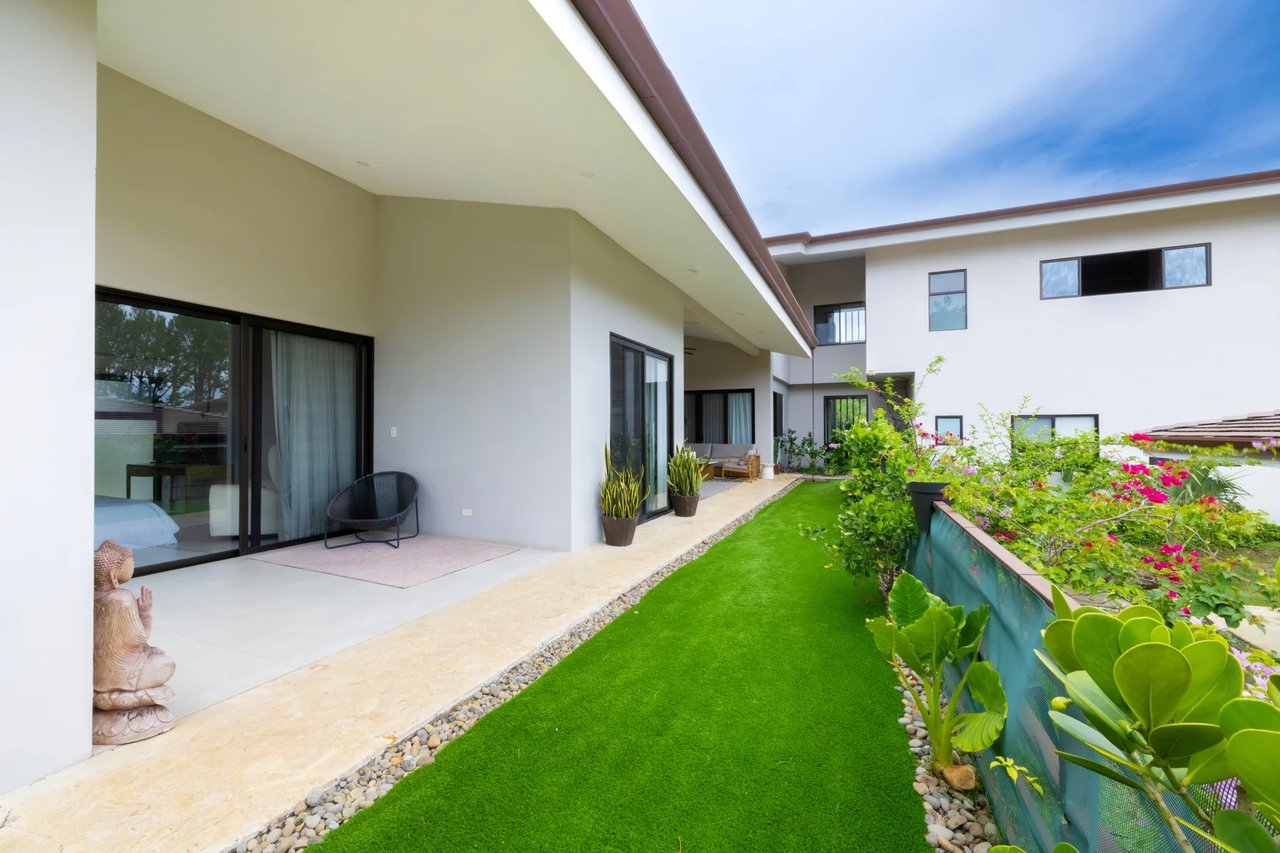 Modern Family Residence, Guacima, Alajuela