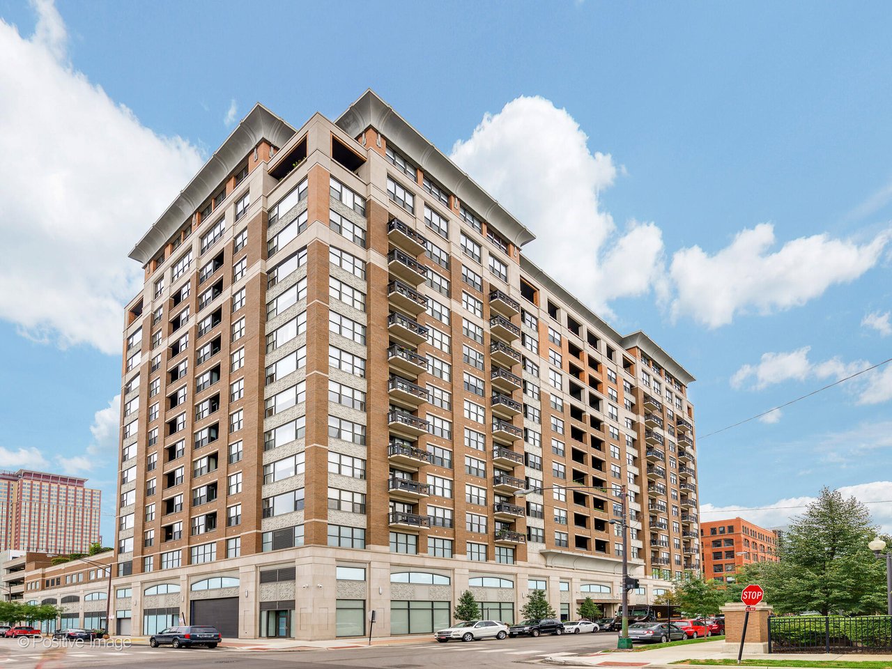 849 N Franklin St Unit 913