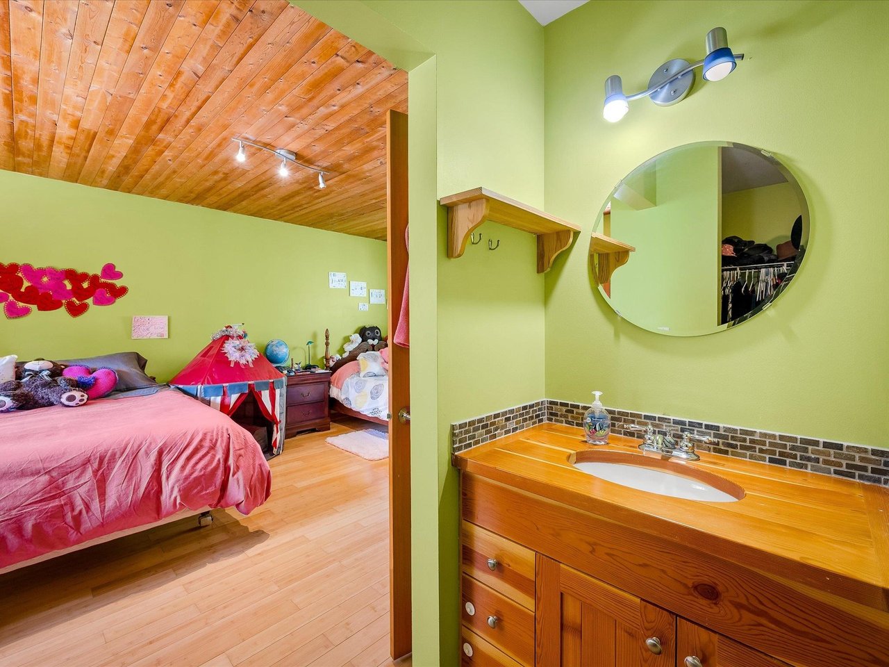1349 Elmwood Dr
