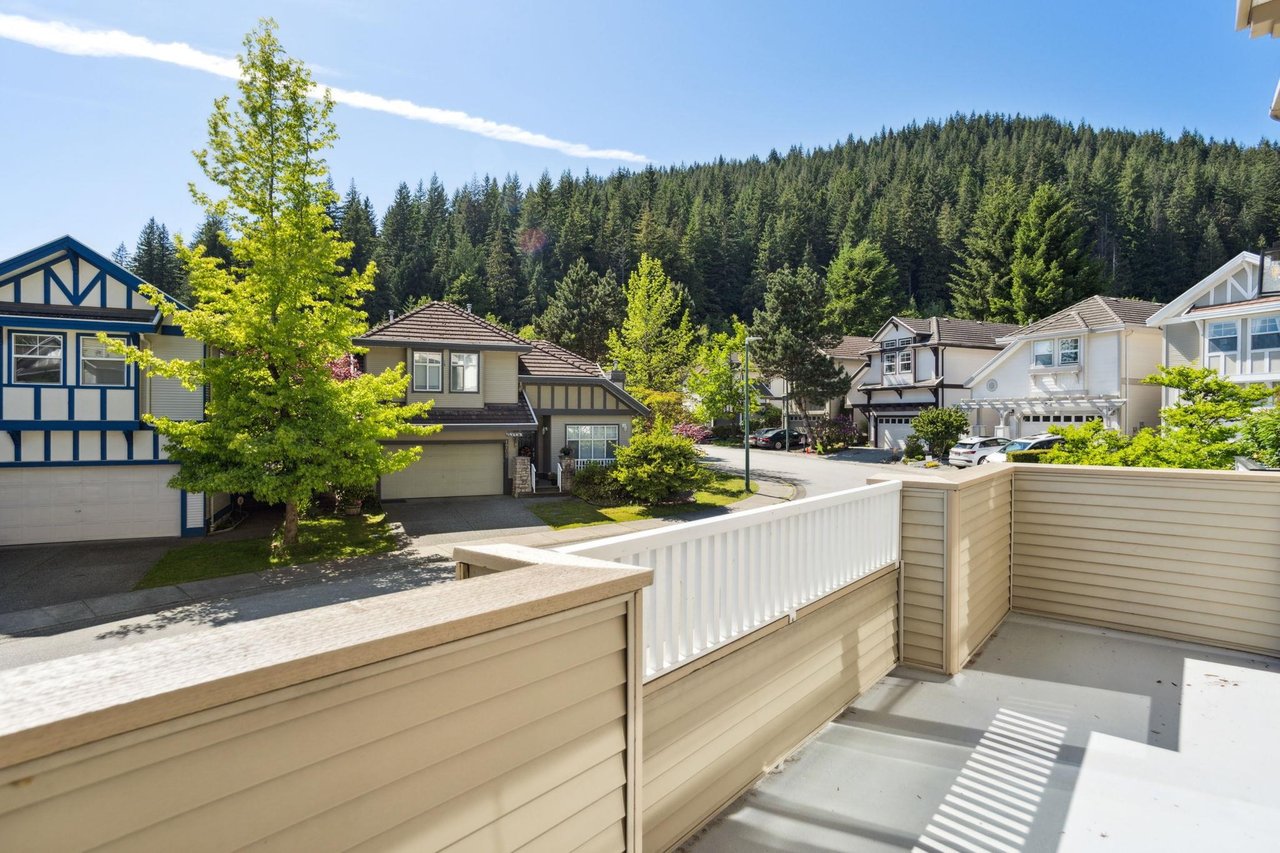1699 Arbutus Pl