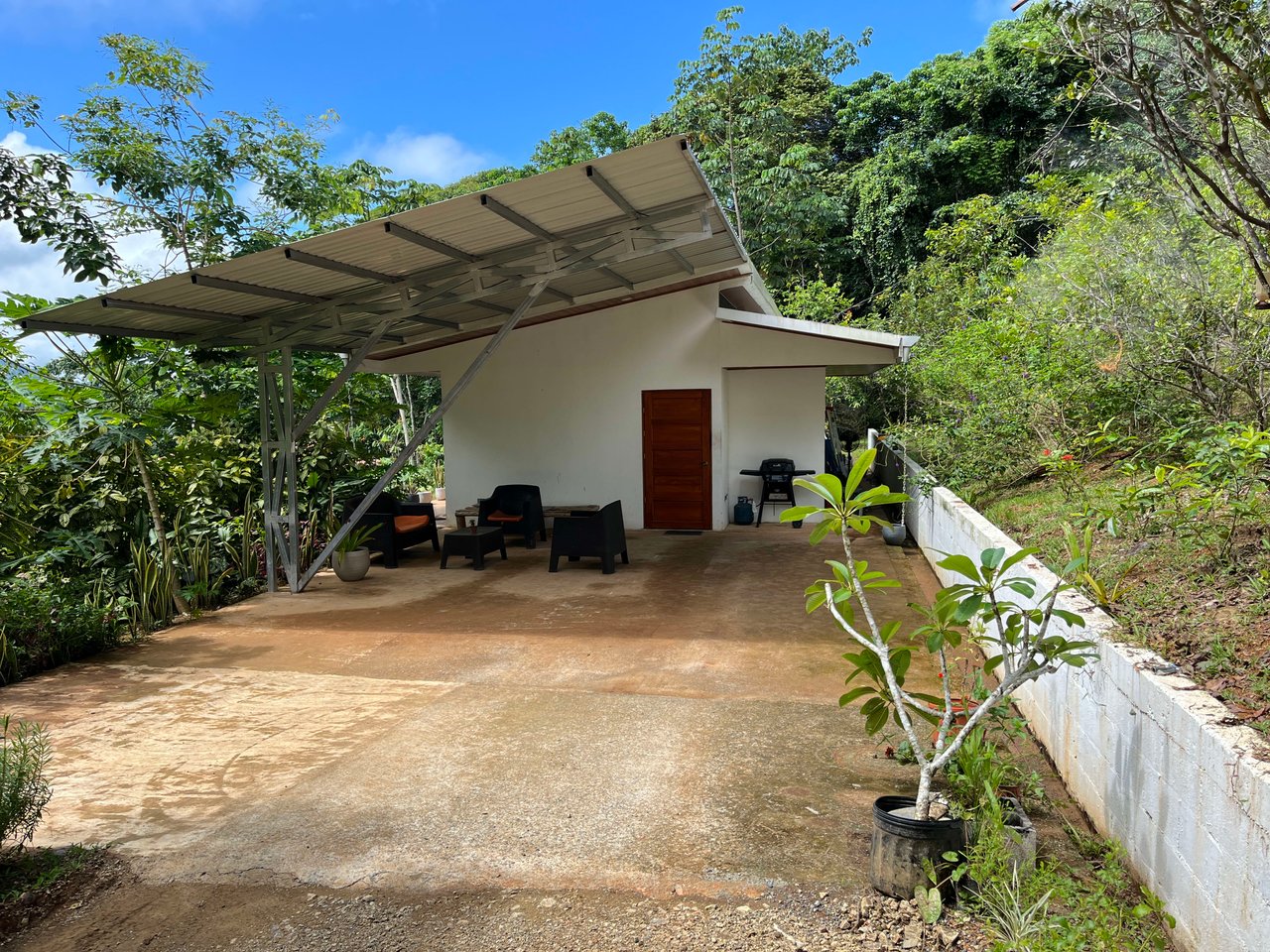 Costa Azul 120-degree Mountain View House With Costarican Wooden House as Lagniappe.