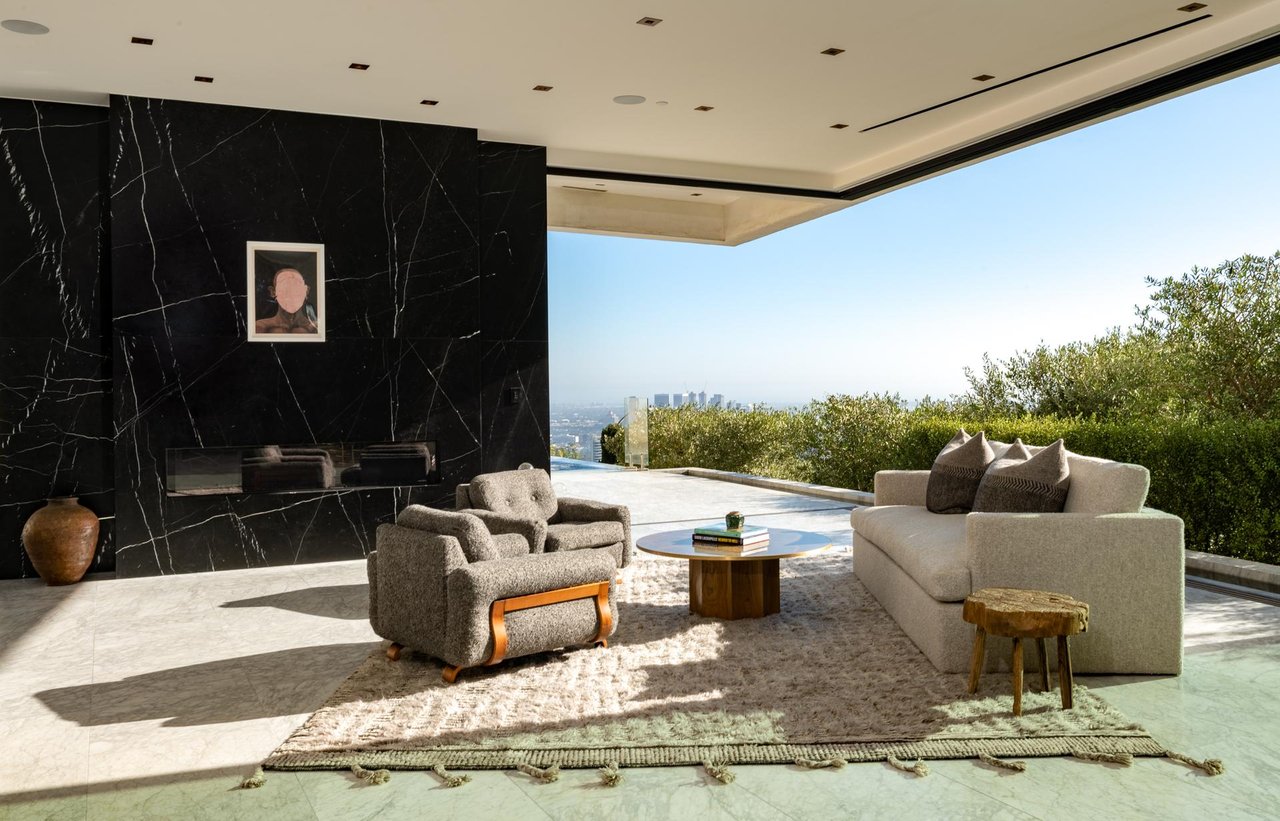 1706 N Doheny Dr
