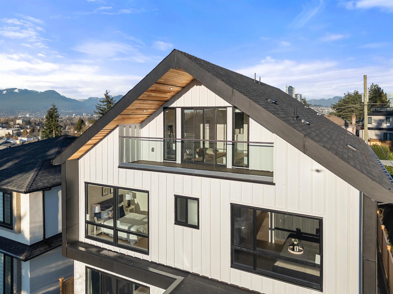 1-3559 Haida Dr